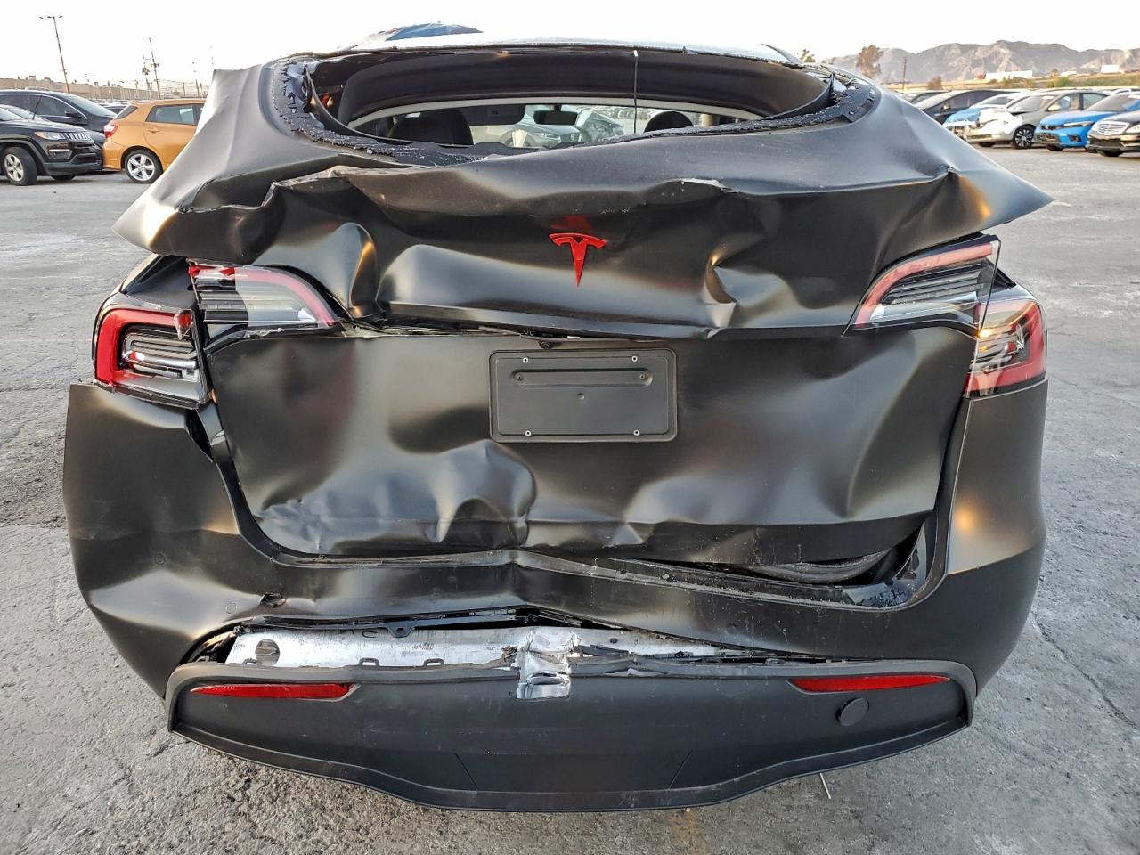 2022 Tesla Model Y VIN: 7SAYGDEE4NA022795 Lot: 94950335