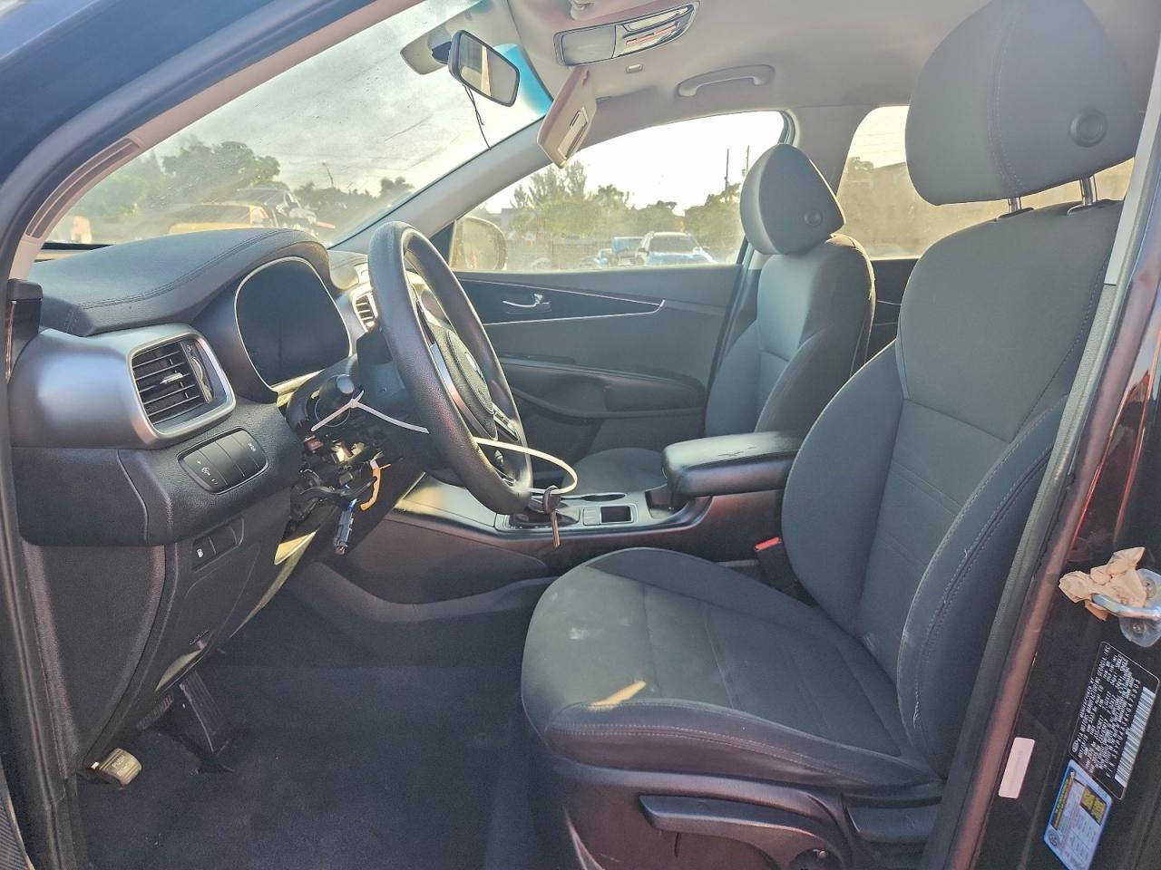 2019 Kia Sorento L VIN: 5XYPG4A34KG475903 Lot: 98031775