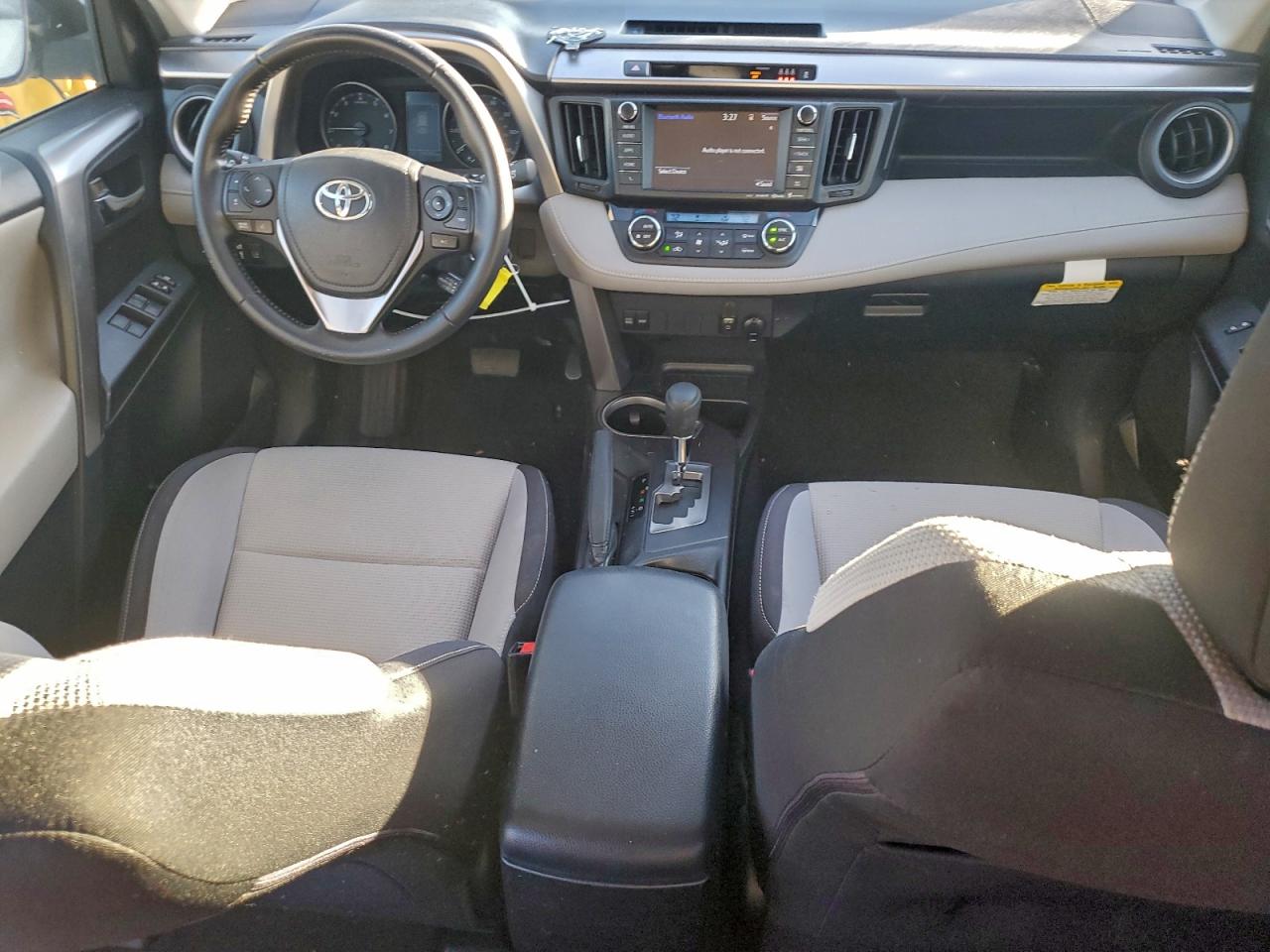 2017 Toyota Rav4 Xle VIN: JTMWFREV5HJ104555 Lot: 96308225