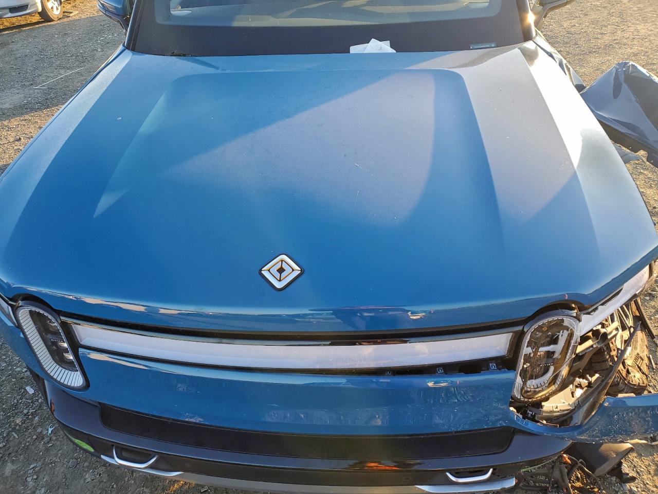 2023 Rivian R1S Adventure VIN: 7PDSGABAXPN000223 Lot: 94902895