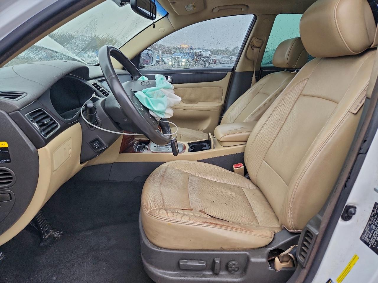 2013 Hyundai Genesis 3.8L VIN: KMHGC4DD8DU234102 Lot: 94407645