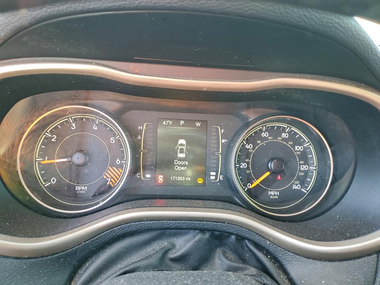 2015 Jeep Cherokee Latitude VIN: 1C4PJMCB3FW502555 Lot: 97492575