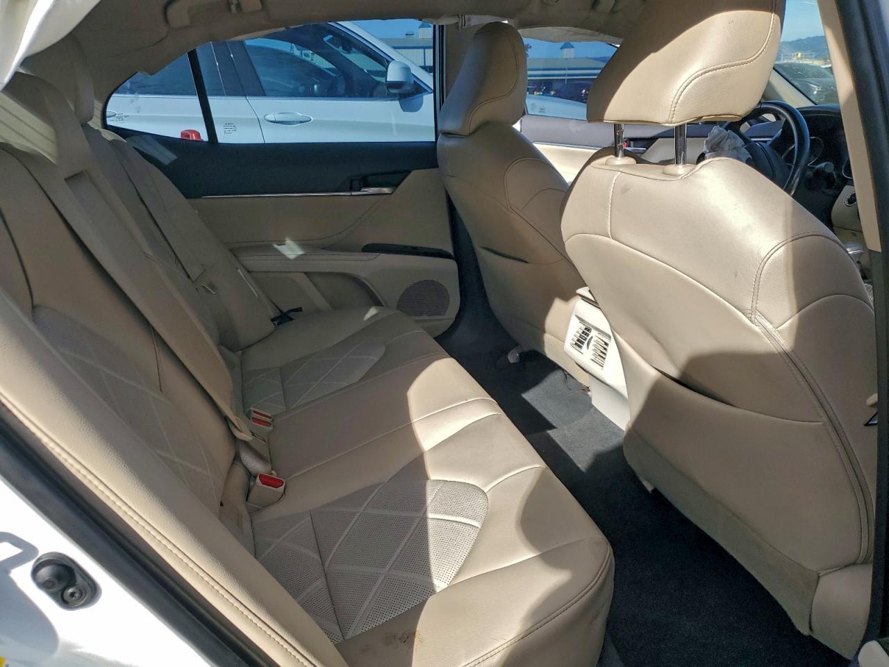 2018 Toyota Camry L VIN: 4T1B11HKXJU017783 Lot: 95466345