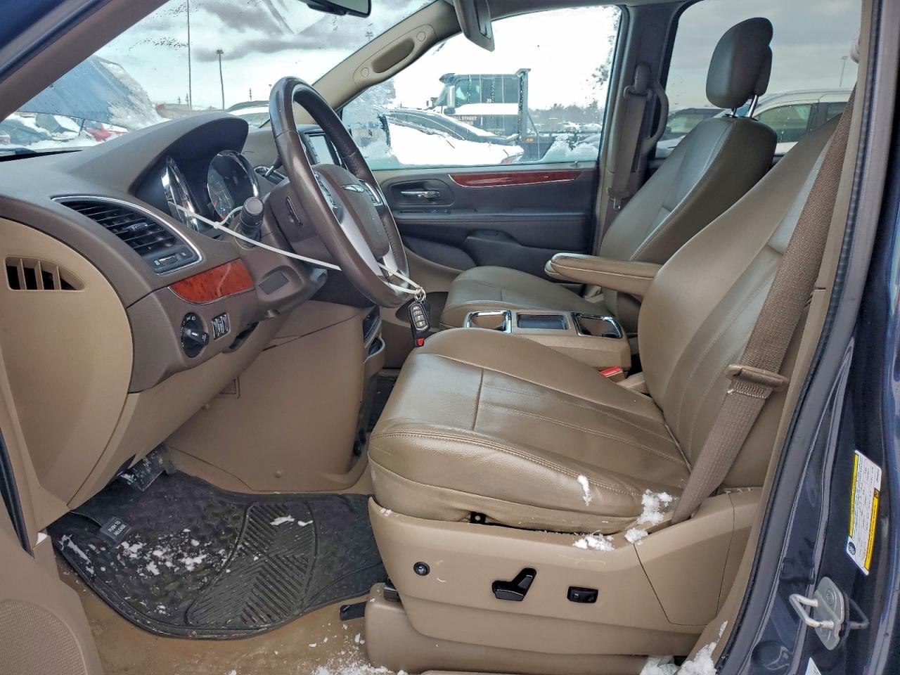 2013 Chrysler Town & Country Touring VIN: 2C4RC1BG3DR696332 Lot: 94247445