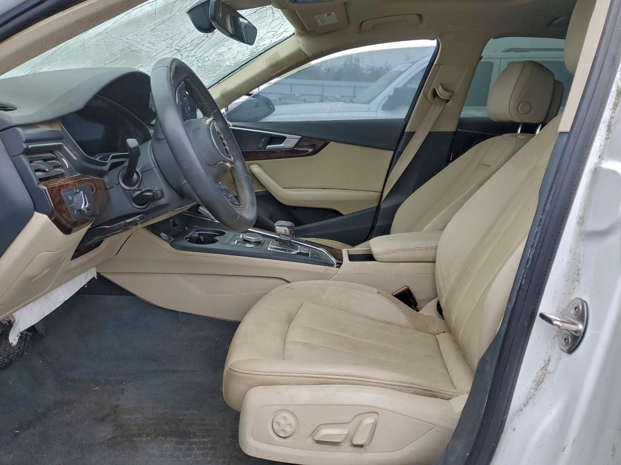 2017 Audi A4 Premium Plus VIN: WAUENAF40HN069385 Lot: 94735605