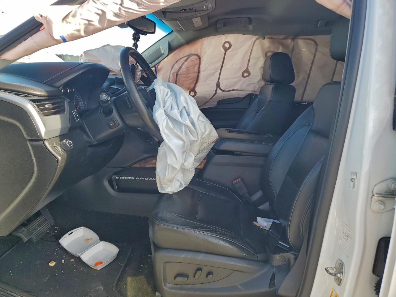 2018 Chevrolet Suburban C1500 Premier VIN: 1GNSCJKC6JR100475 Lot: 95746045