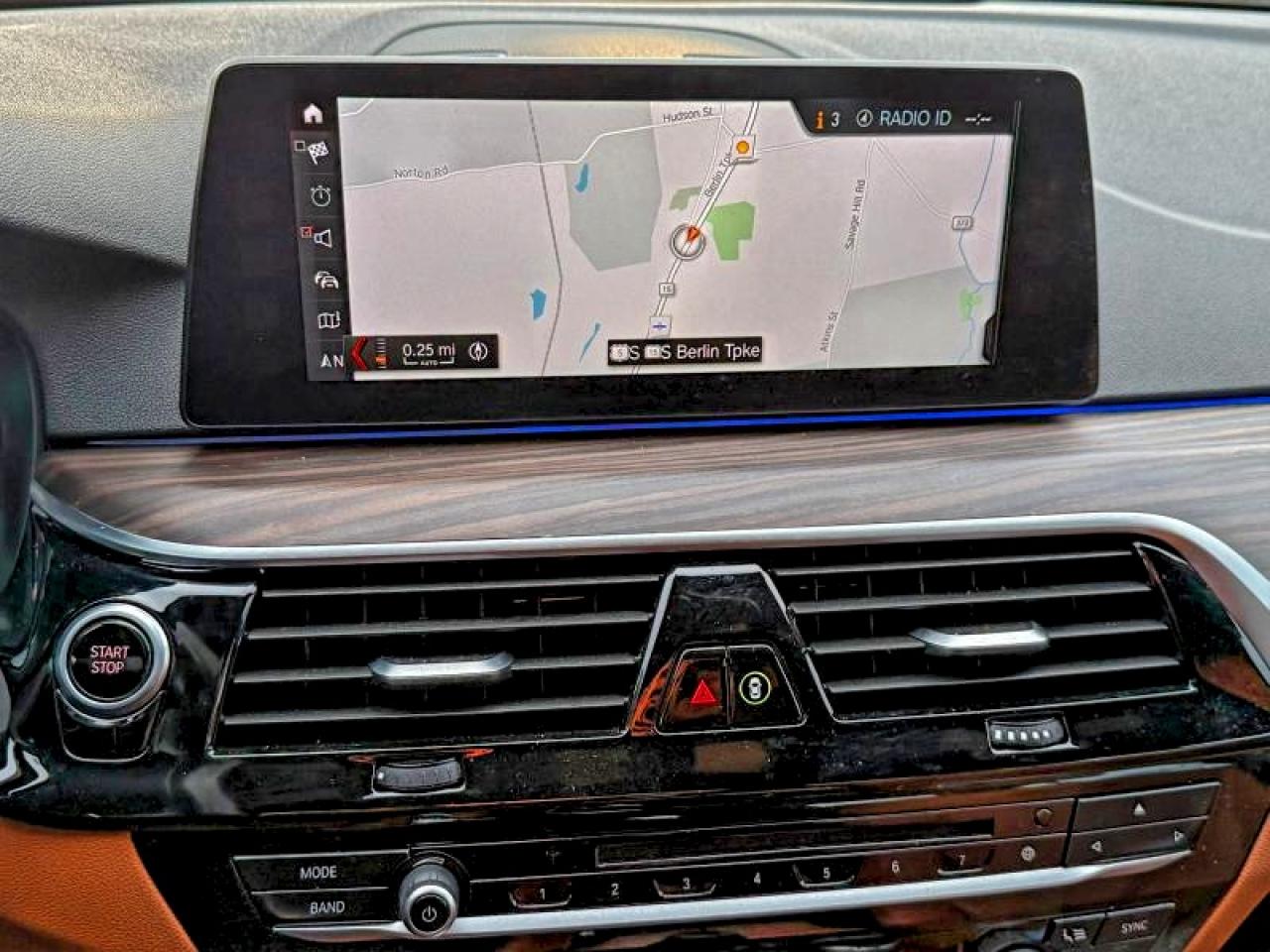 2018 BMW 530Xe VIN: WBAJB1C57JB083991 Lot: 98324595