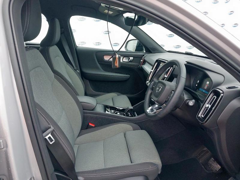 2022 VOLVO XC40 2.0 B3P PLUS DARK 5DR AUTO