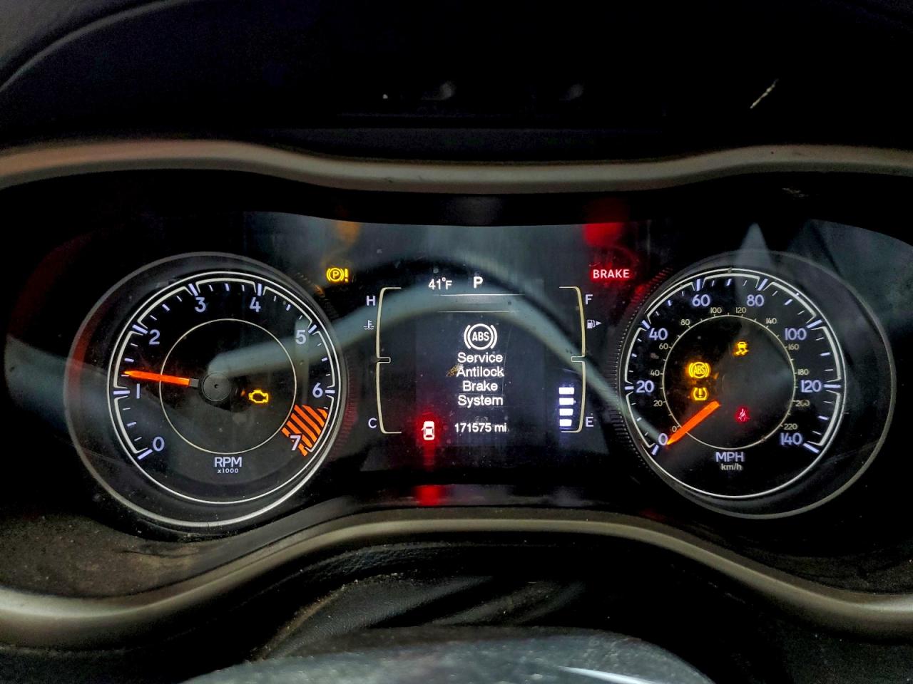 2015 Jeep Cherokee Latitude VIN: 1C4PJLCB1FW690261 Lot: 97192075