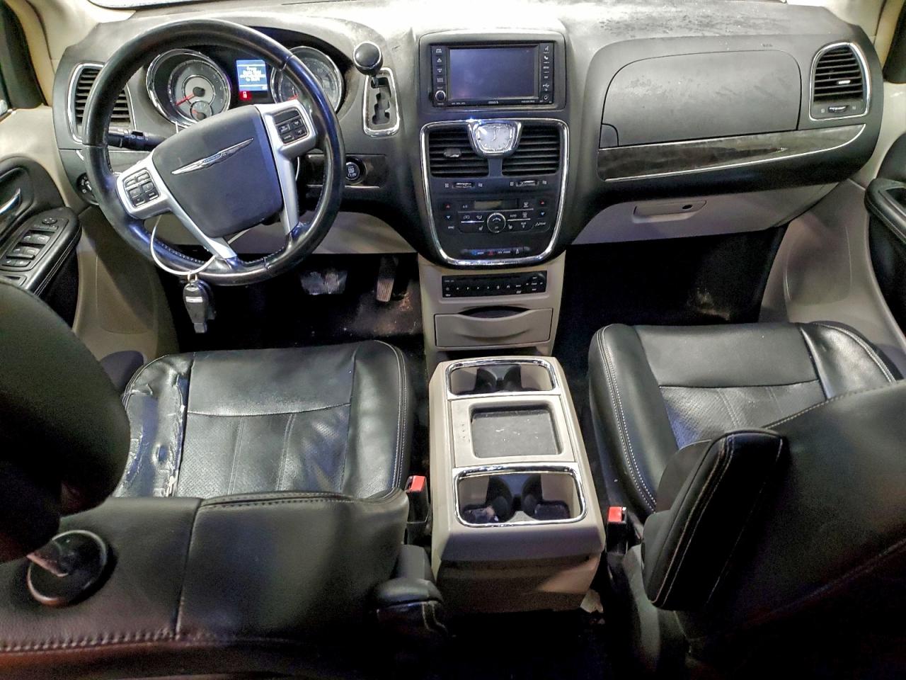 2011 Chrysler Town & Country Touring L VIN: 2A4RR8DG4BR714090 Lot: 94921175