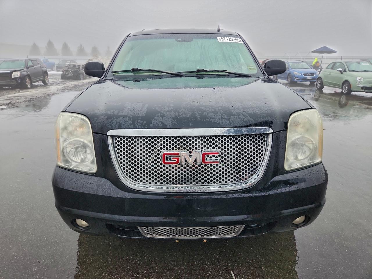 2007 GMC Yukon Denali VIN: 1GKFK63867J301700 Lot: 97120365