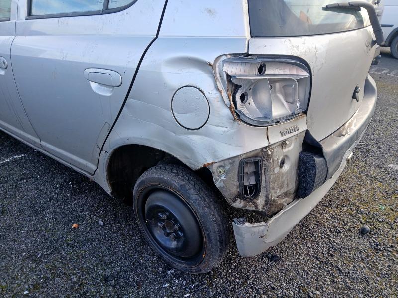 2002 TOYOTA YARIS GS 