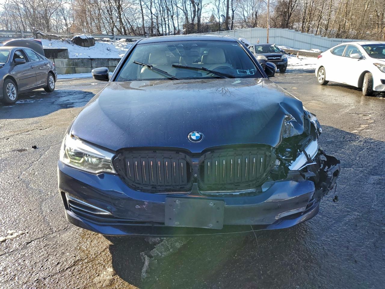 Фото: WBAJA7C50KWC78009