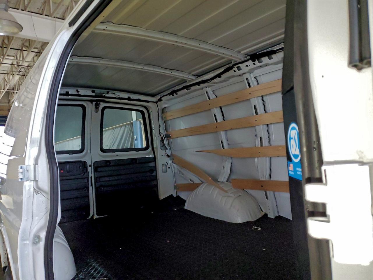 2025 Chevrolet Express 2500 Delivery Van VIN: 1GCWGAFP1S1175872 Lot: 96127495