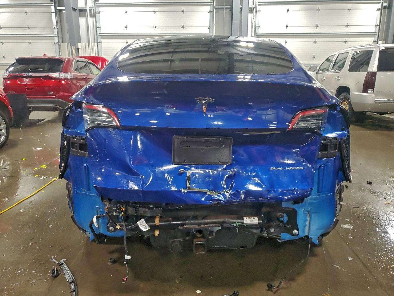 2023 Tesla Model Y VIN: 7SAYGDEE8PF786042 Lot: 94669365