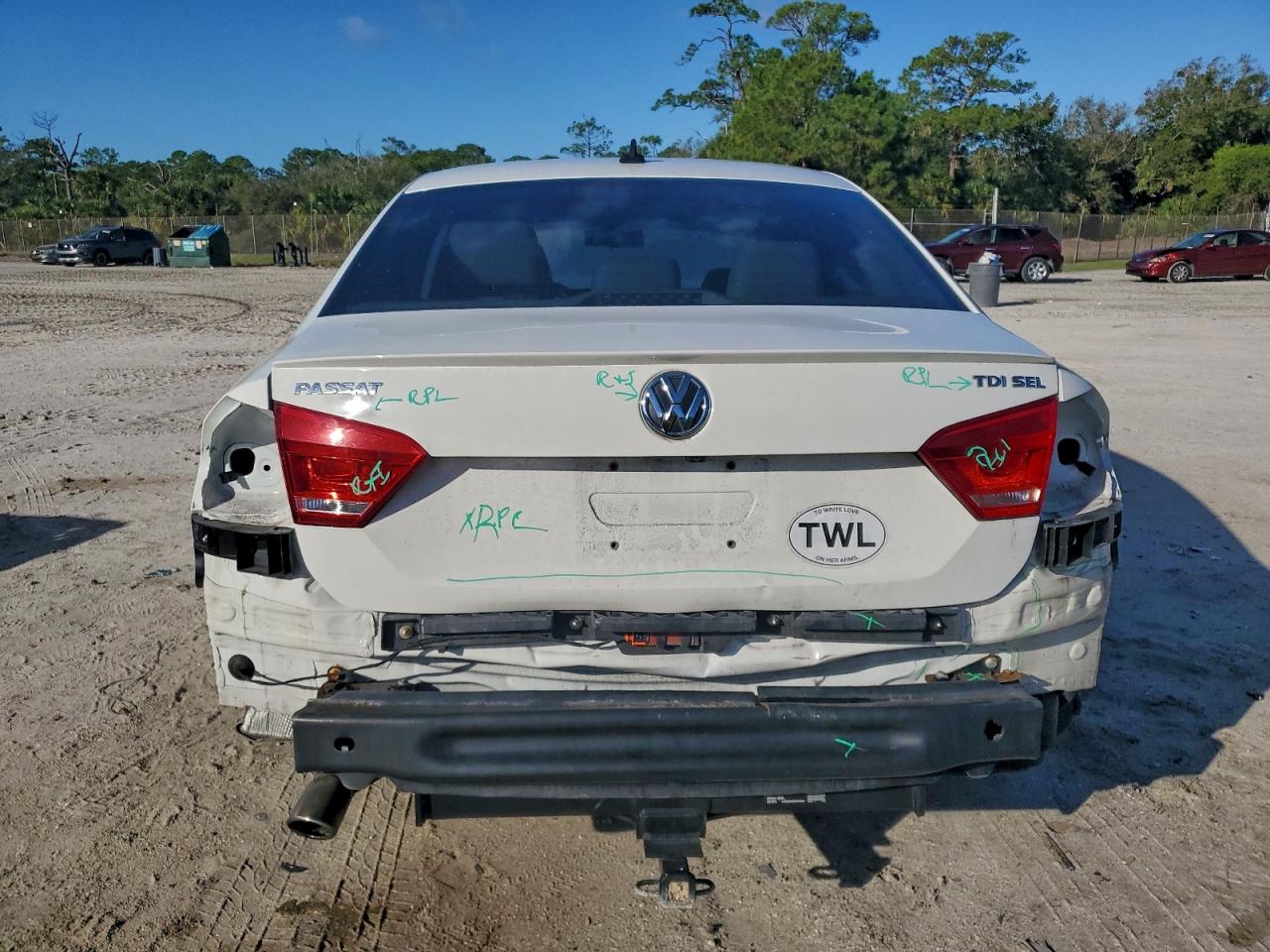 2013 Volkswagen Passat Sel VIN: 1VWCN7A32DC148488 Lot: 95682665