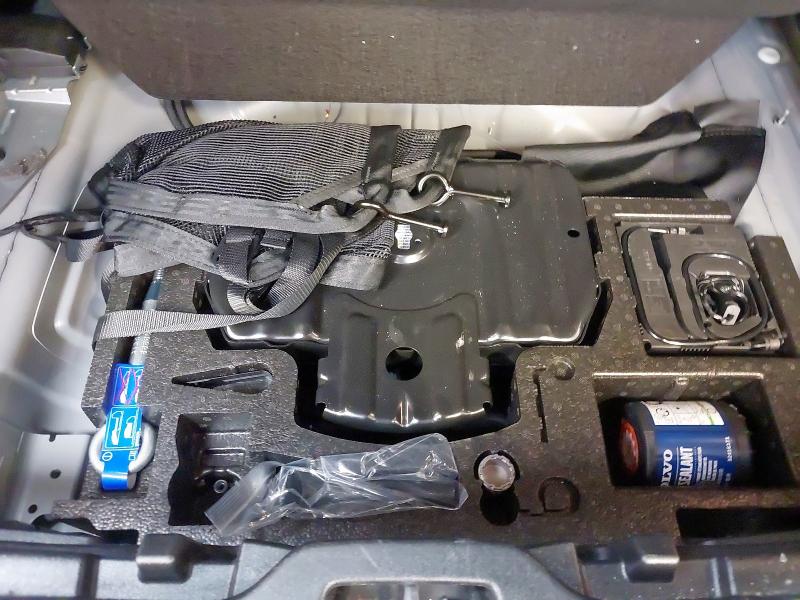 2024 VOLVO XC40 2.0 B3P PLUS DARK 5DR AUTO