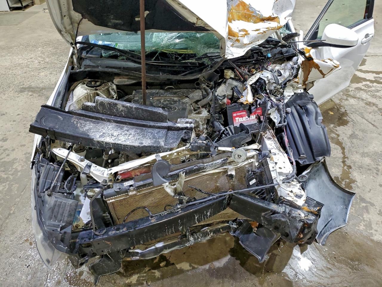 2016 Toyota Camry Le VIN: 4T4BF1FK7GR564917 Lot: 94740685