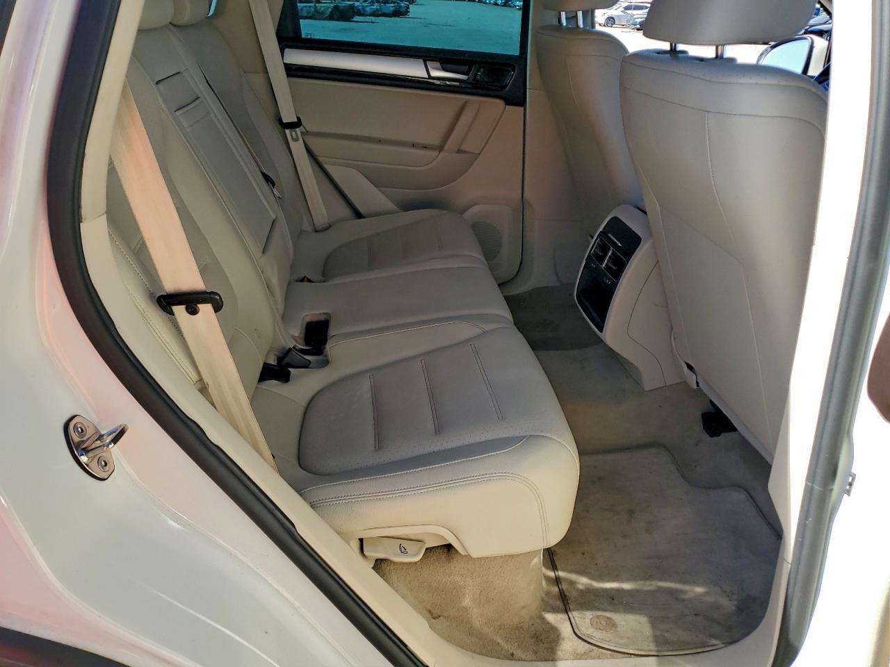 2012 Volkswagen Touareg V6 Tdi VIN: WVGFK9BP7CD001979 Lot: 96395715