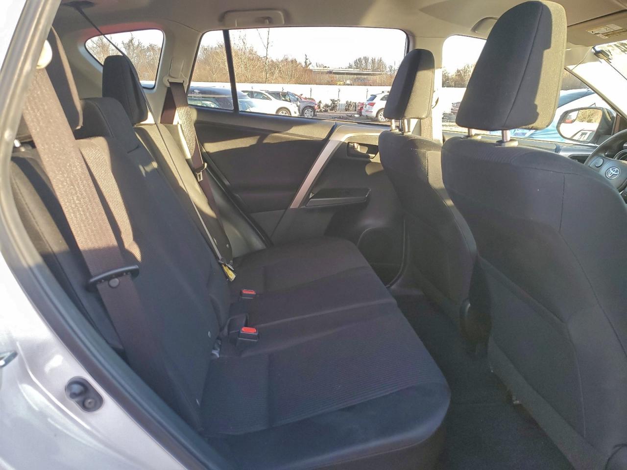 2016 Toyota Rav4 Le VIN: JTMBFREV3GD197085 Lot: 94790945