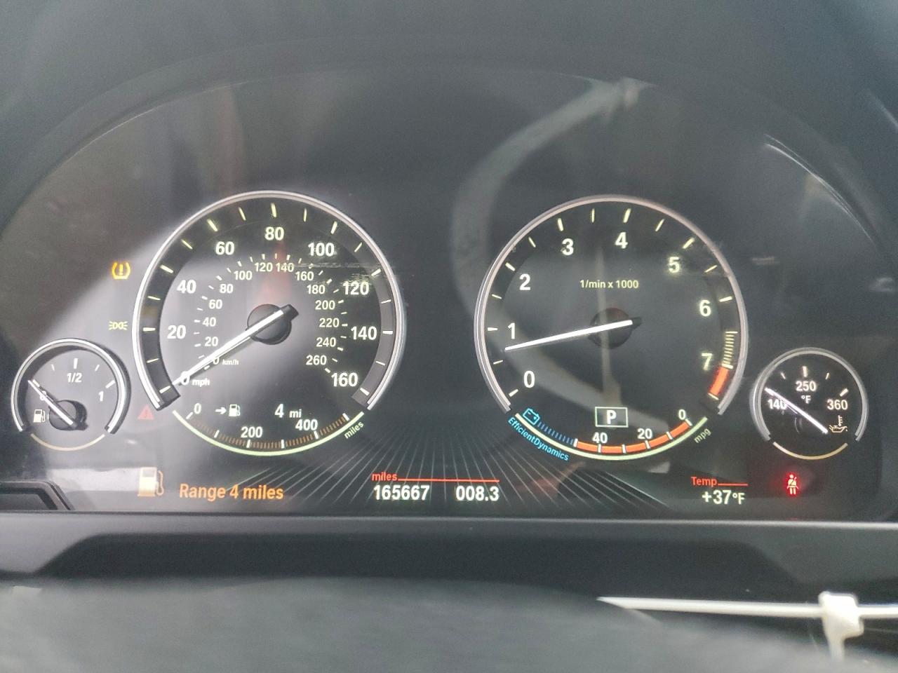 Фото: 5UXKR0C31H0X79830