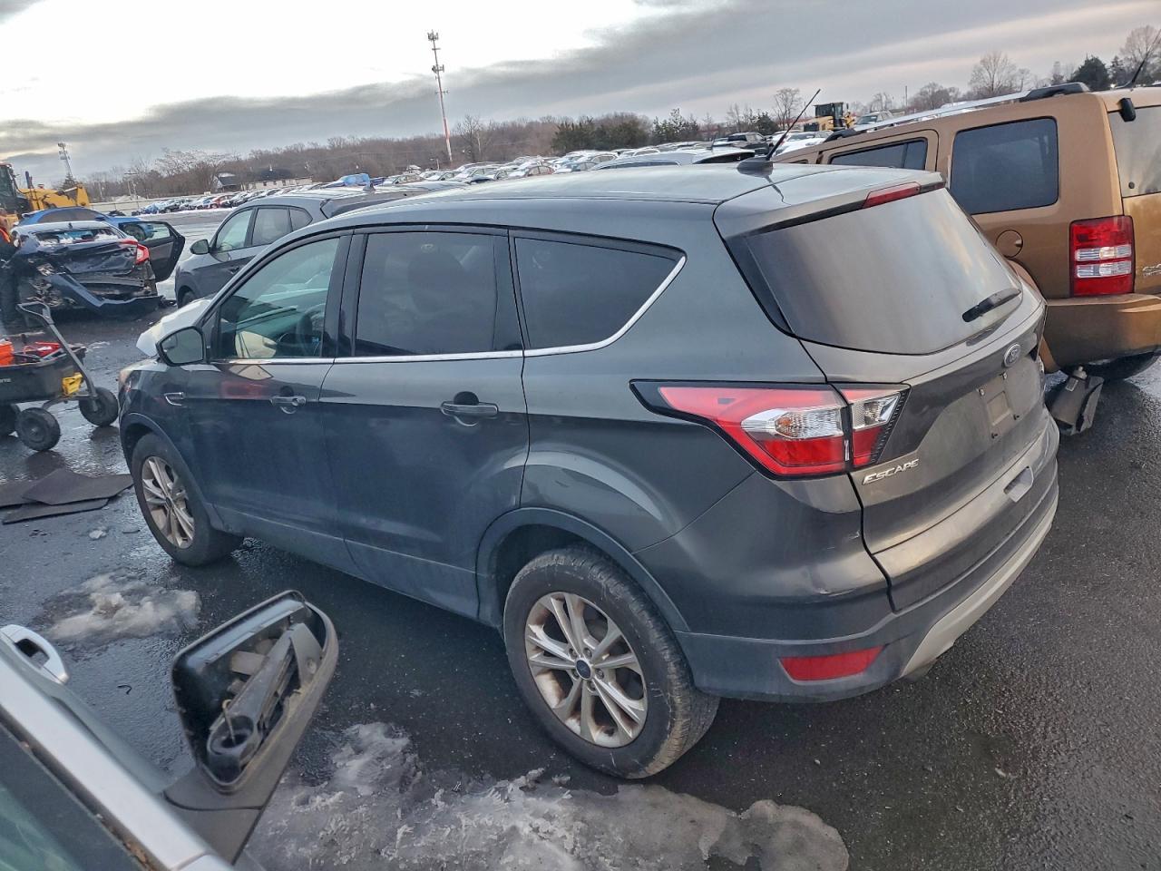 2017 Ford Escape Se VIN: 1FMCU0GD8HUE00205 Lot: 97606745