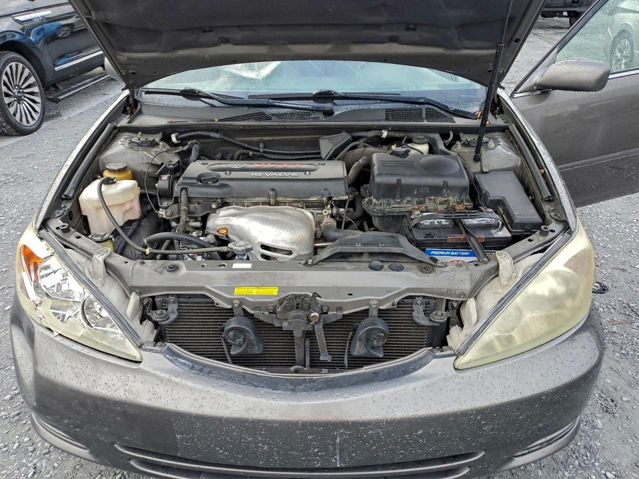 2004 Toyota Camry Le VIN: 4T1BE32K64U935317 Lot: 94914675