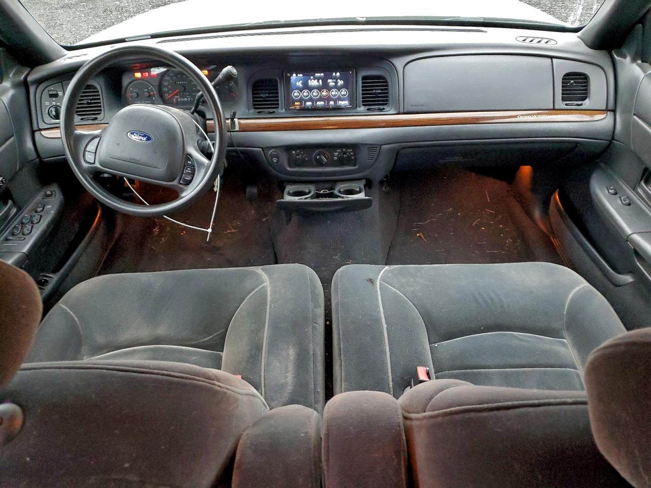 2001 Ford Crown Victoria Lx VIN: 2FAFP74W51X165564 Lot: 94812385