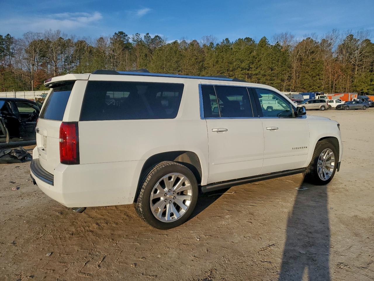 2017 Chevrolet Suburban K1500 Premier VIN: 1GNSKJKC9HR136867 Lot: 96105775