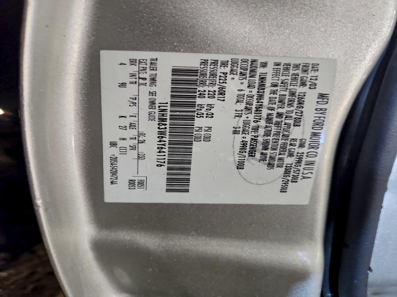 2004 Lincoln Town Car Ultimate VIN: 1LNHM83W64Y641176 Lot: 94808365