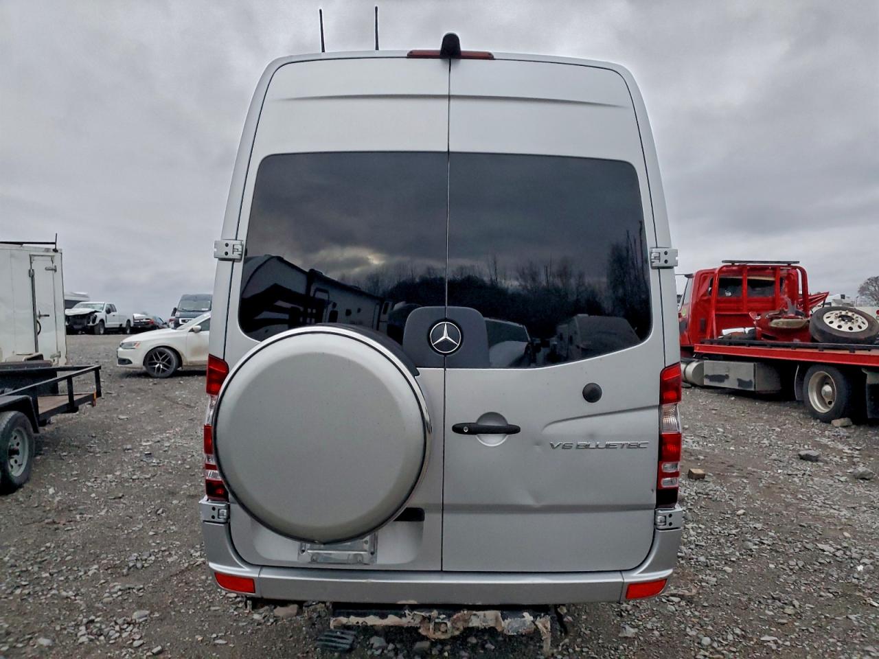 2015 Midwesigns Weekermd4L - Rv VIN: WD3PF4CC0FP160335 Lot: 94572555