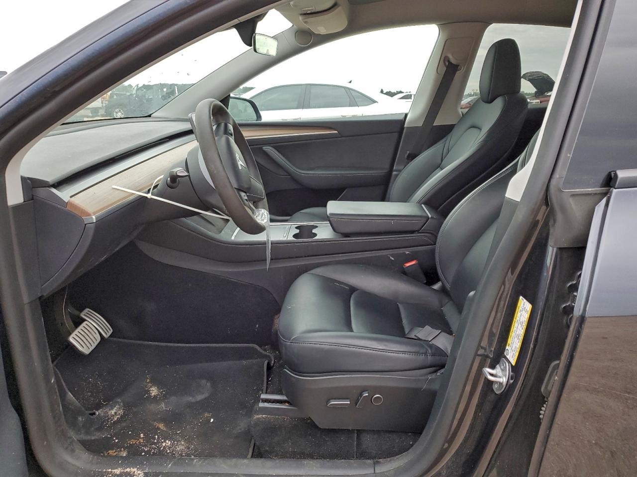 2024 Tesla Model Y VIN: 7SAYGDEF1RF029818 Lot: 95717335