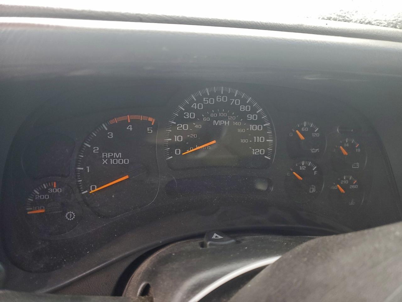 2005 GMC Sierra K2500 Heavy Duty VIN: 1GTHK23285F843938 Lot: 94948255