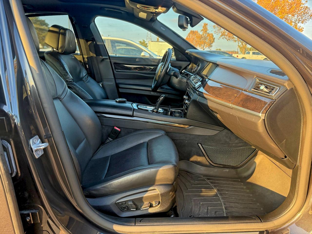 Фото: WBAYB6C54DD223855