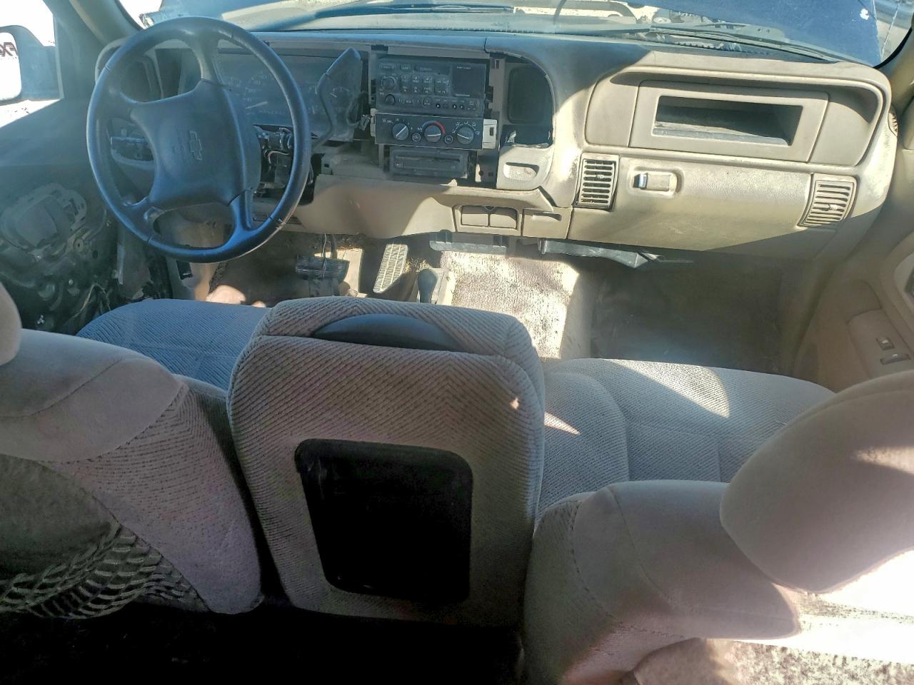 1999 Chevrolet Gmt-400 K3500 VIN: 1GCHK33J4XF075715 Lot: 94858235