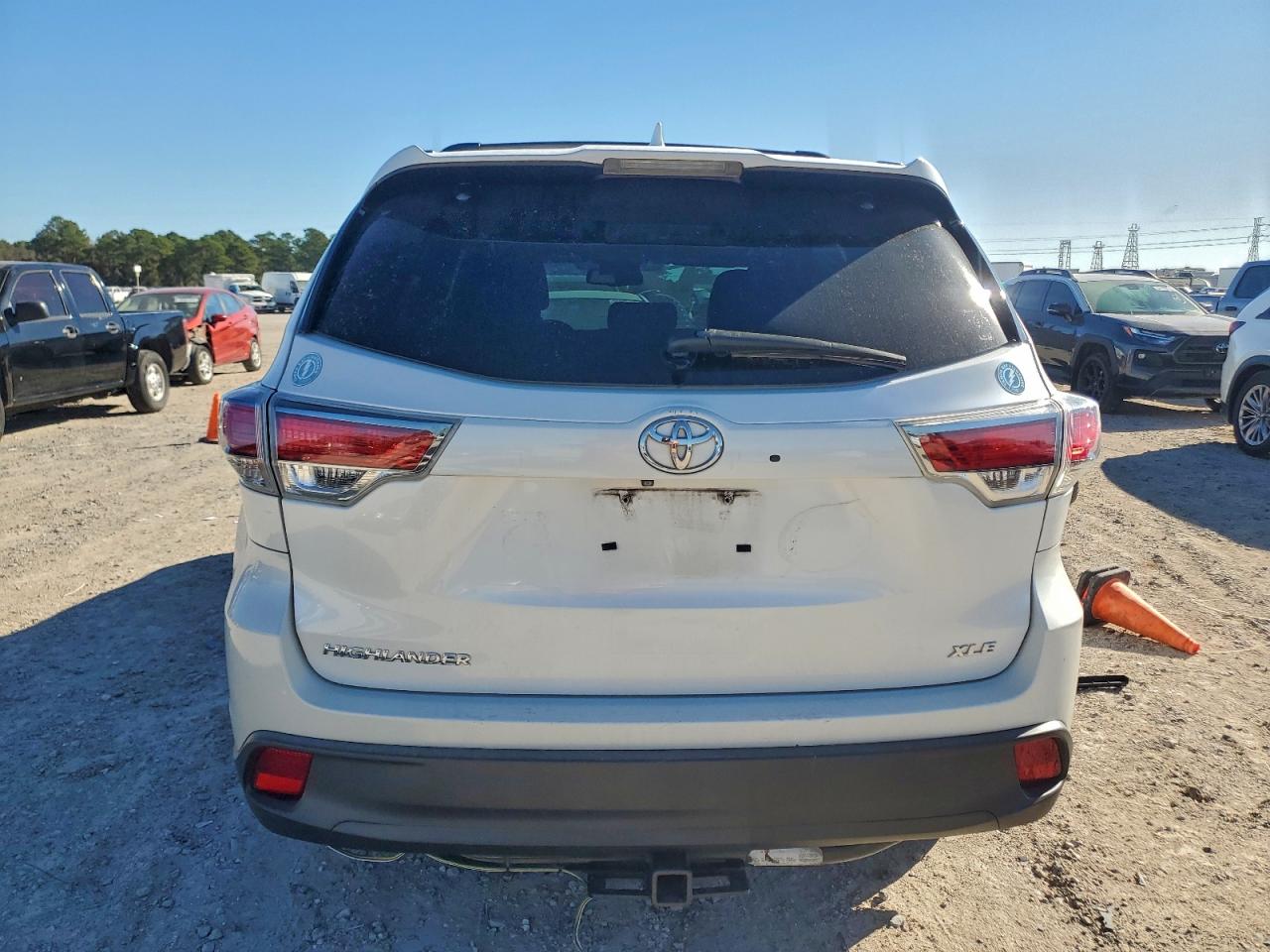 2015 Toyota Highlander Xle VIN: 5TDKKRFHXFS109818 Lot: 96002875