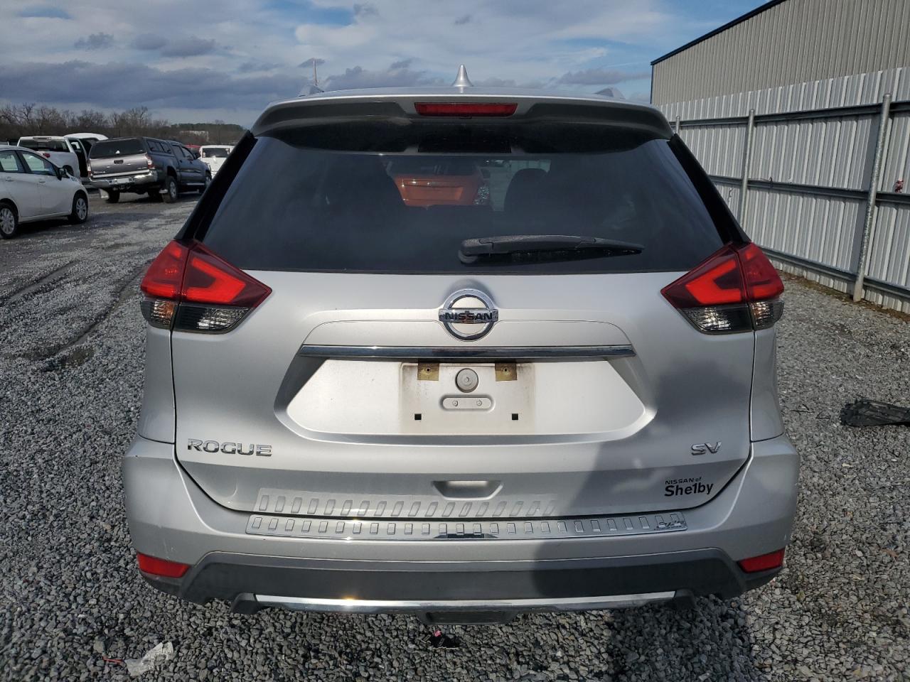 KNMAT2MT5HP609700 NISSAN ROGUE 2017