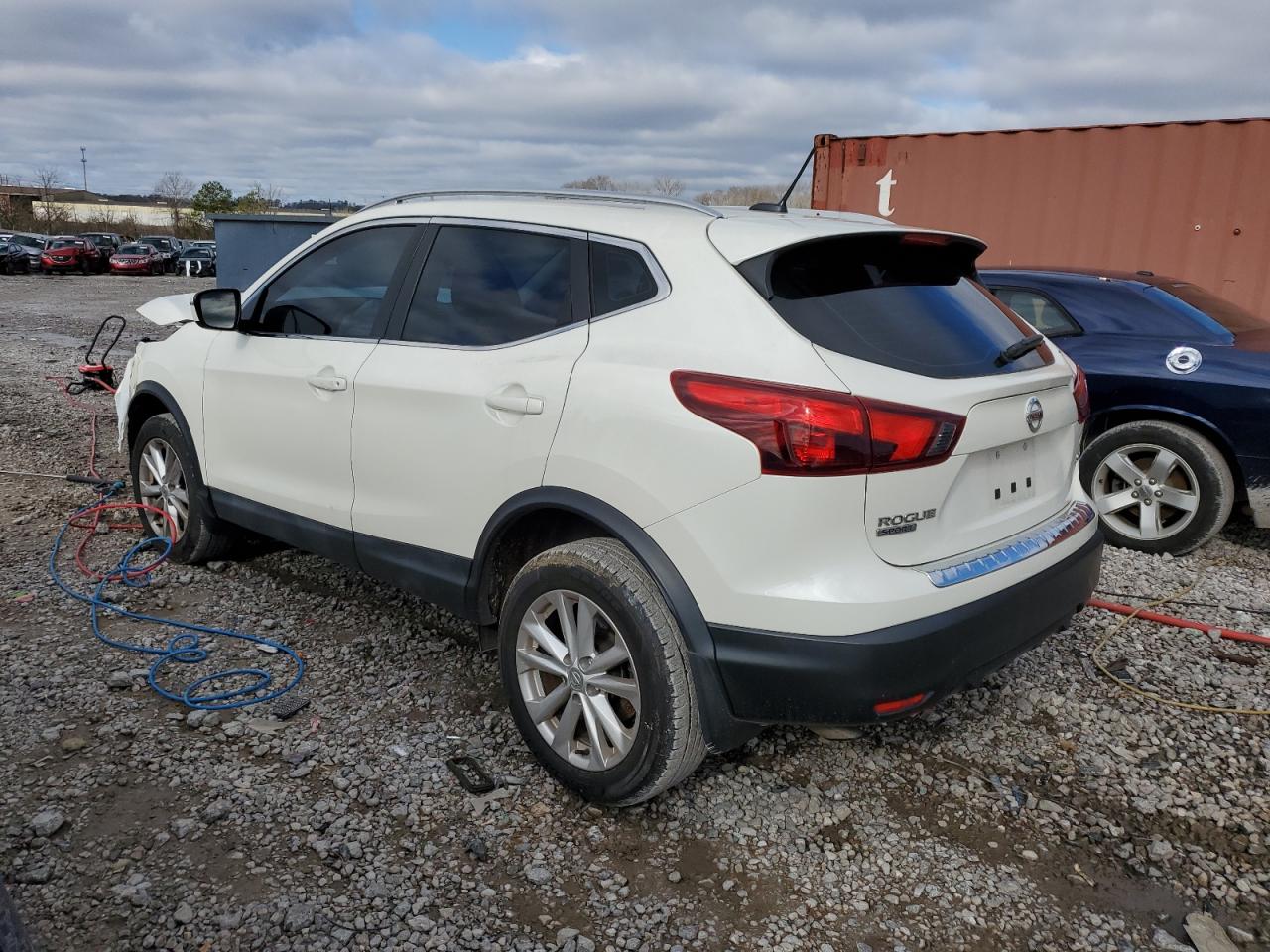 JN1BJ1CP2HW033212 NISSAN ROGUE 2017