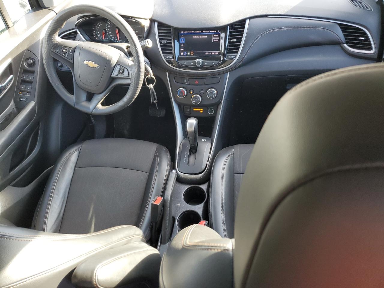 KL7CJPSM8MB368355 CHEVROLET TRAX 2021