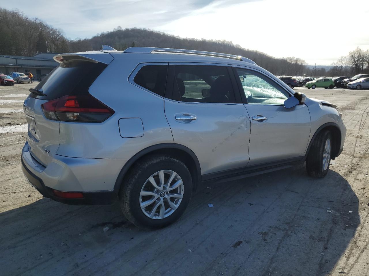 KNMAT2MT9JP505832 NISSAN ROGUE 2018