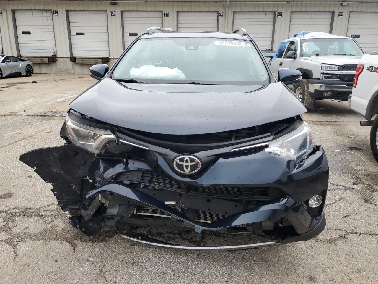2T3WFREV7JW439386 TOYOTA RAV4 2018