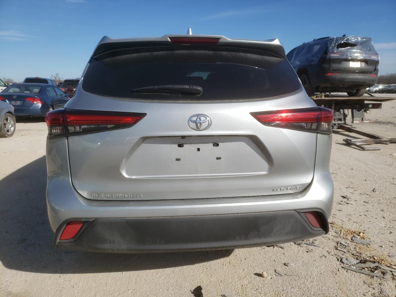 2021 Toyota Highlander Xle vin: 5TDGZRBH1MS524224