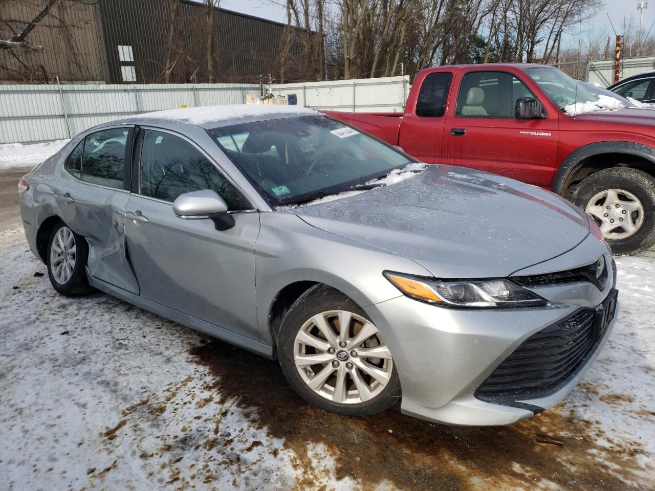 4T1B11HK0JU568045 TOYOTA CAMRY 2018