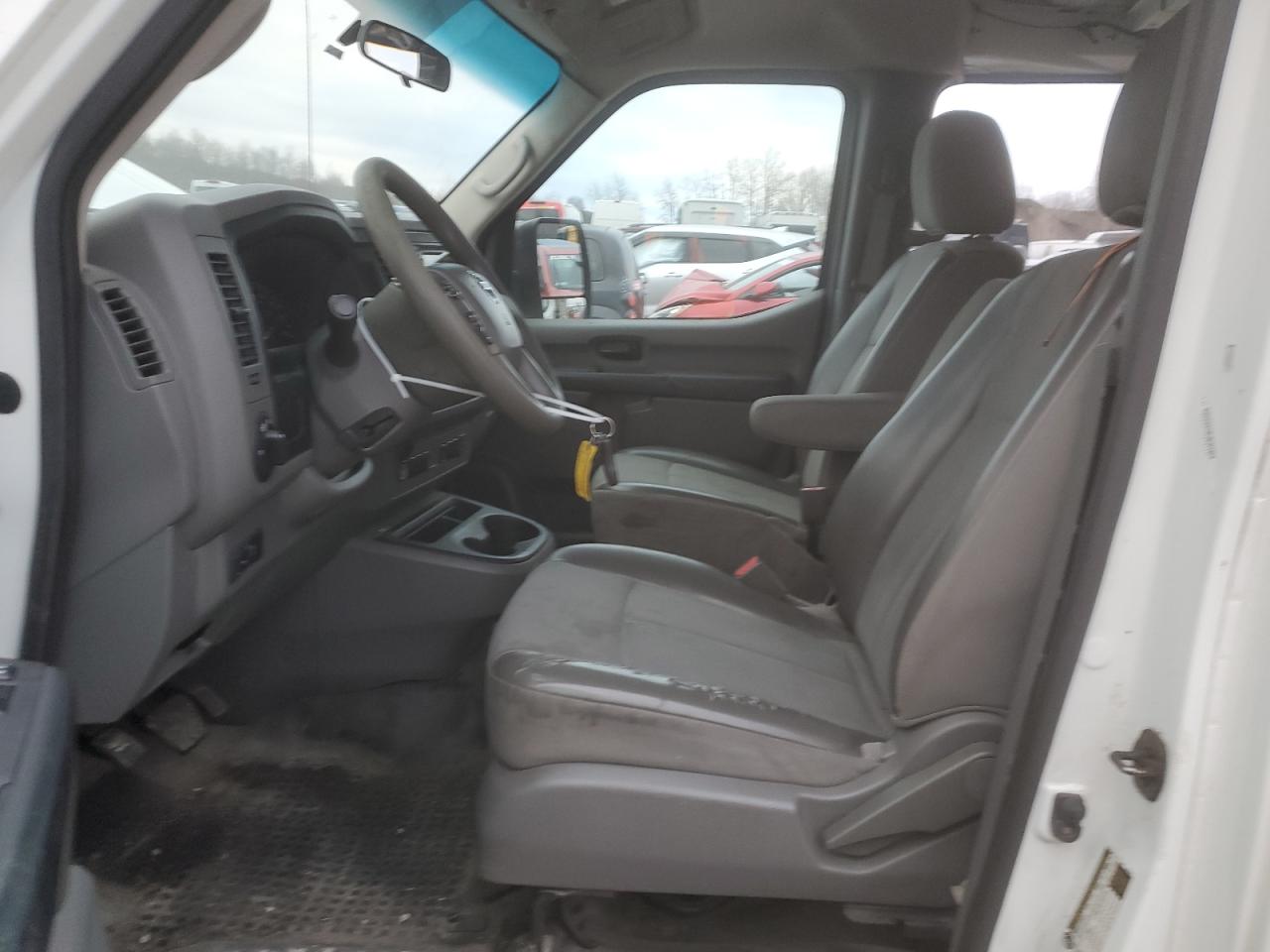 1N6BF0KM1HN804651 NISSAN NV 2017