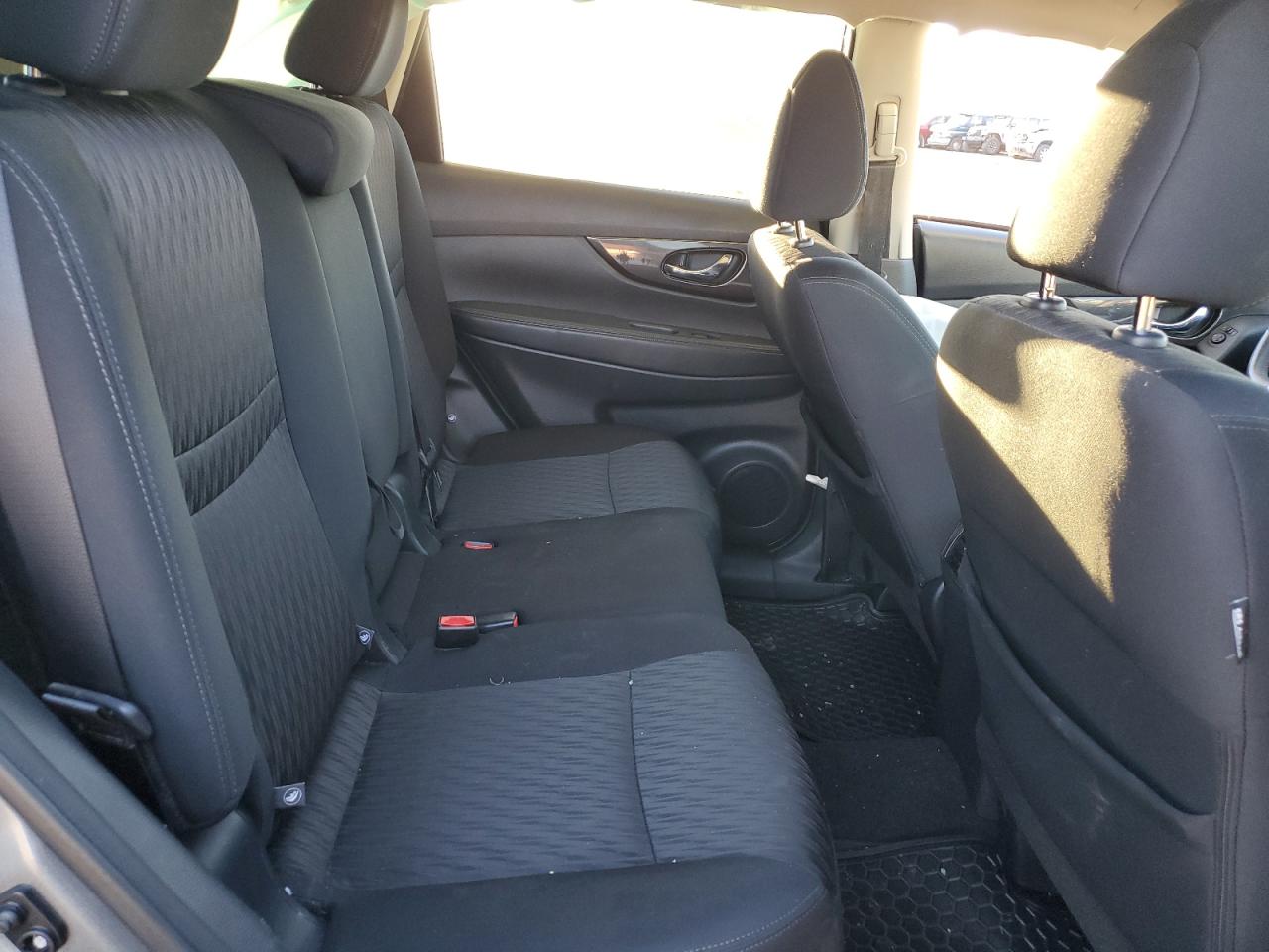 5N1AT2MV1JC748894 NISSAN ROGUE 2018