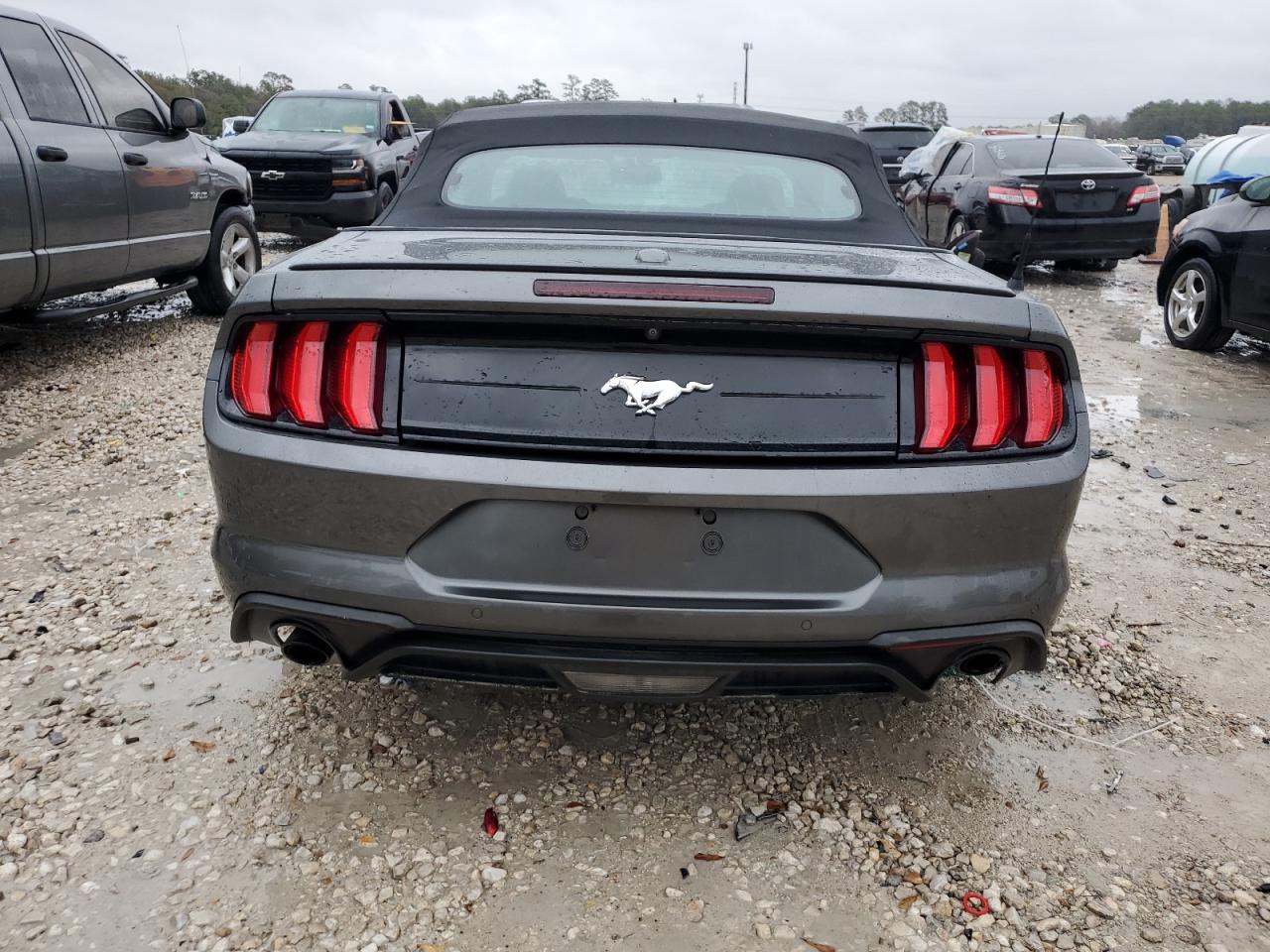 1FATP8UH4J5111765 FORD ALL Models 2018