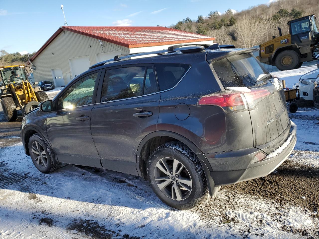 JTMRFREV0HJ128372 TOYOTA RAV4 2017