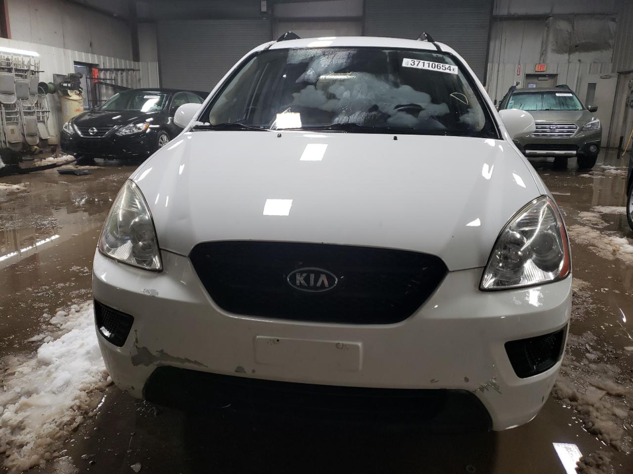 KNAFG529197262044 2009 Kia Rondo Base