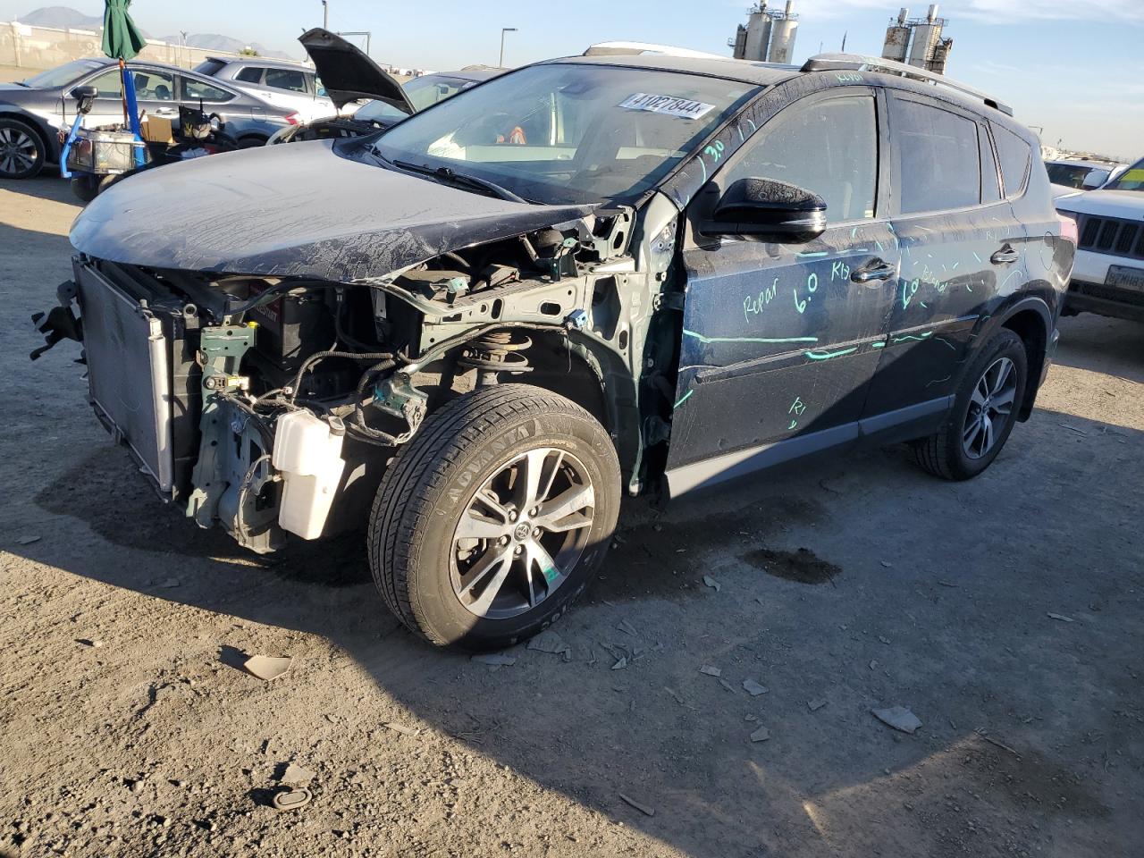 JTMWFREV3JJ167031 TOYOTA RAV4 2018