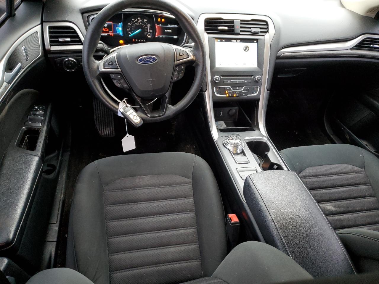 3FA6P0H74HR105925 FORD FUSION 2017